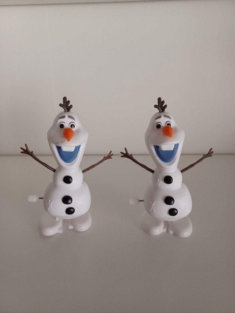 Disney Two Olaf From Frozen Wind-Up Toys Collectible